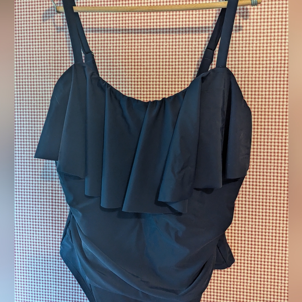 Navy Cupshe one-piece with ruffle 2X swimsuit